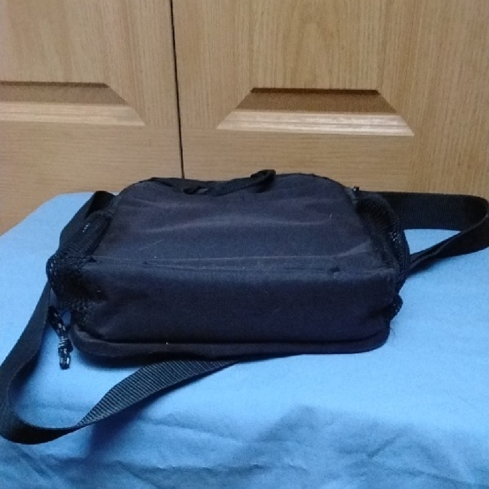 Eastsport Men's Black Crossbody Shoulder Bag - Durable Everyday Carry - Picture 6 of 6